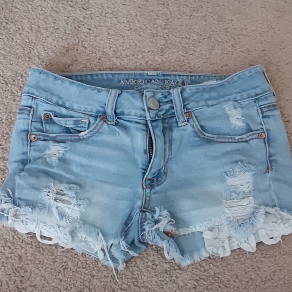 American Eagle shorts w/lace pockets!